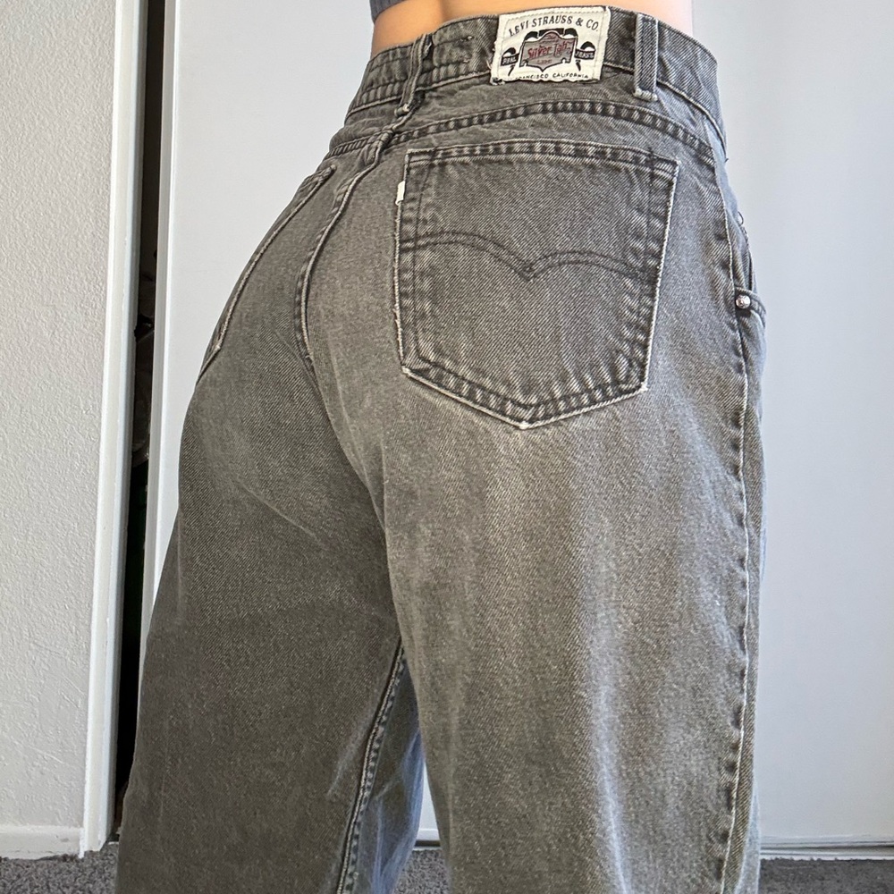 Levi's Women's High-Rise Straight Jeans in Washed Gray